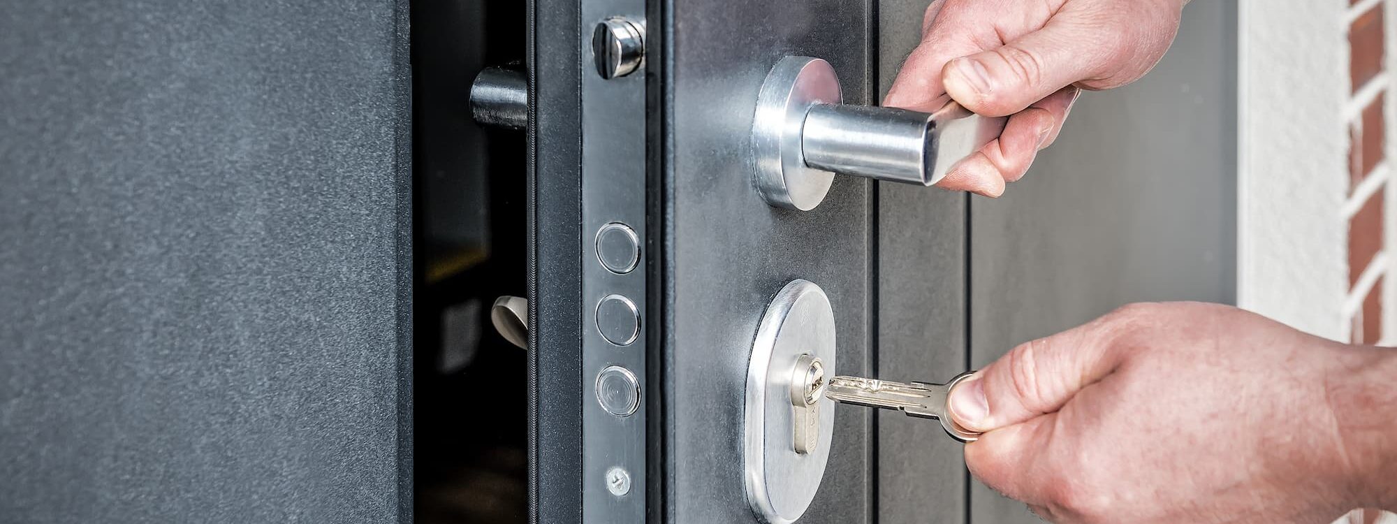 CLE_CASSEE_DANS_LA_SERRURE 2000X750 | Croizat Services Clé cassée dans la serrure : peut-on la retirer soi-même ou faut-il un professionnel ? Montreuil